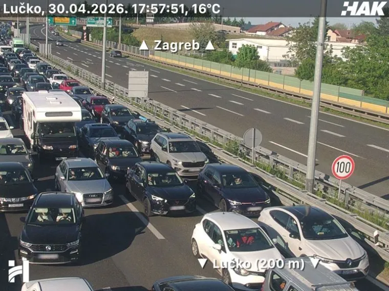Pogledajte gužve na cestama: Hrvati krenuli na produženi vikend