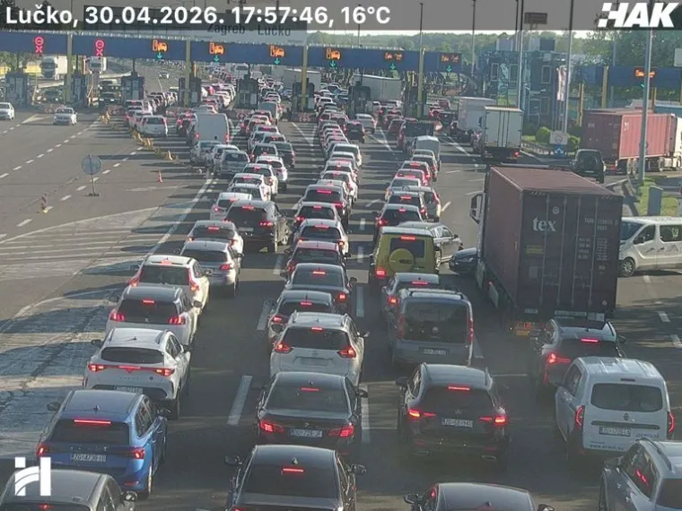 Pogledajte gužve na cestama: Hrvati krenuli na produženi vikend