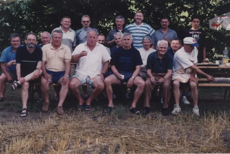 Pogledajte kako se družilo i fe&scaron;talo nekada: Svaka od ovih fotografija nosi svoju priču