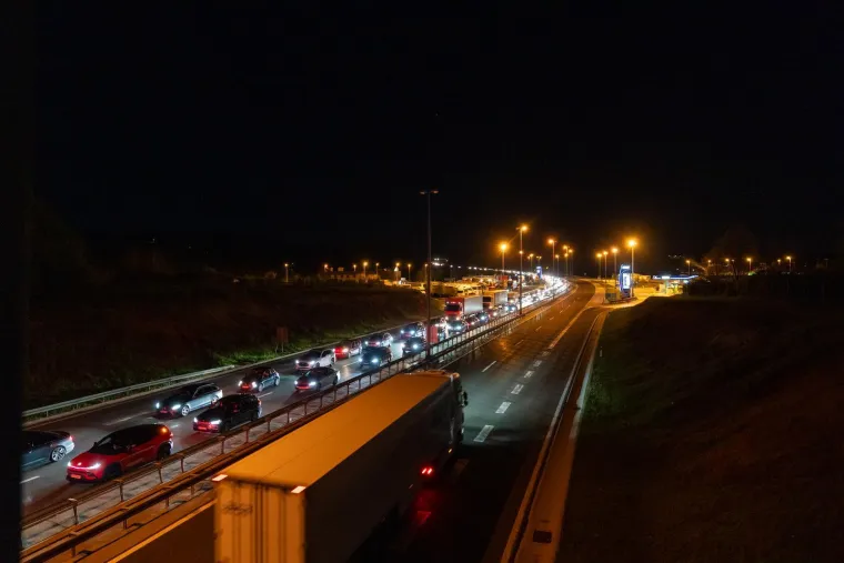 Nepregledna kolona na A1 pred tunelom Brinje! Promet pojačan, bilo je i nesreća