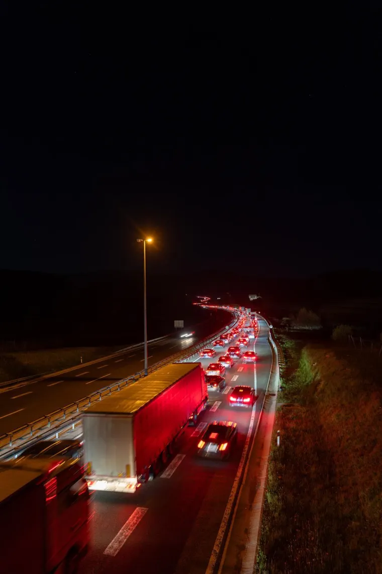 Nepregledna kolona na A1 pred tunelom Brinje! Promet pojačan, bilo je i nesreća