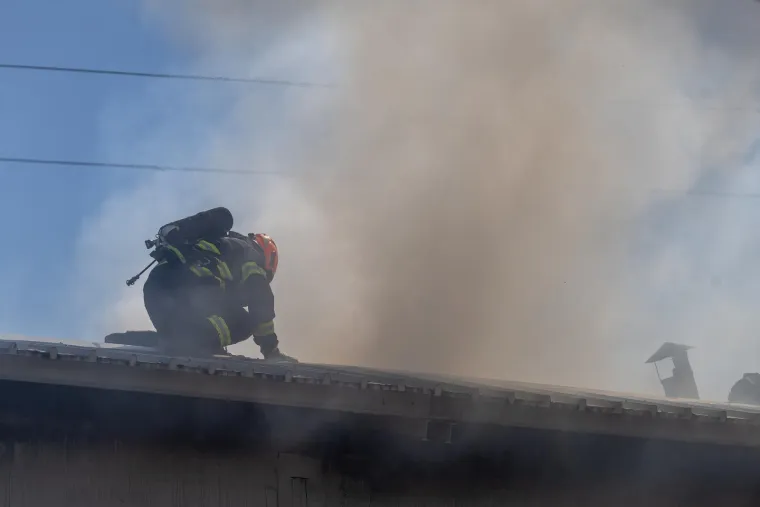 Veliki požar u Istri! Buknulo u skladi&scaron;tu protupožarnih aparata: 'Čuli smo detonacije'