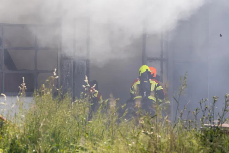 Veliki požar u Istri! Buknulo u skladi&scaron;tu protupožarnih aparata: 'Čuli smo detonacije'