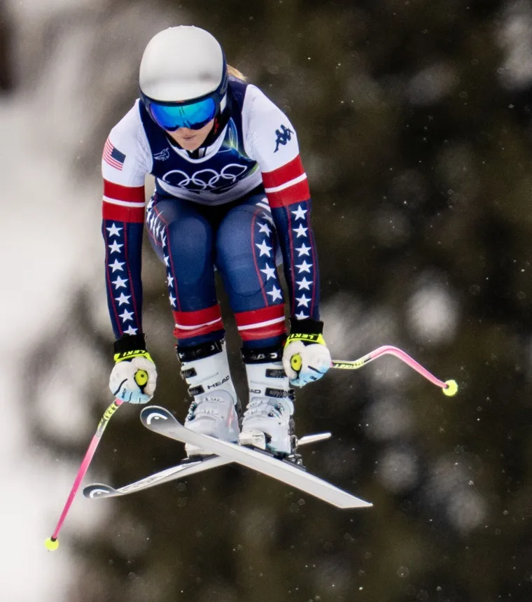 Lindsey Vonn iza&scaron;la pred fotografe u potpuno otkopčanom sakou