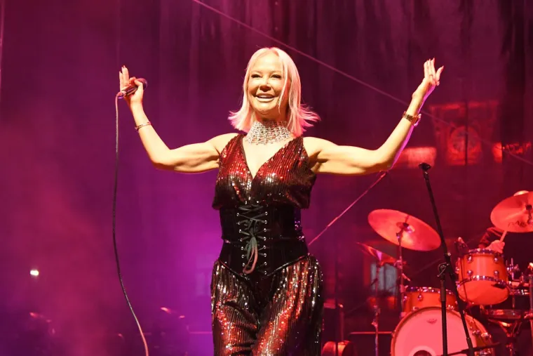&Scaron;ljokice, perje i korzet: Maja &Scaron;uput u upečatljivom izdanju priredila show u Koprivnici