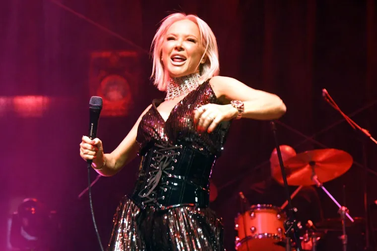 &Scaron;ljokice, perje i korzet: Maja &Scaron;uput u upečatljivom izdanju priredila show u Koprivnici
