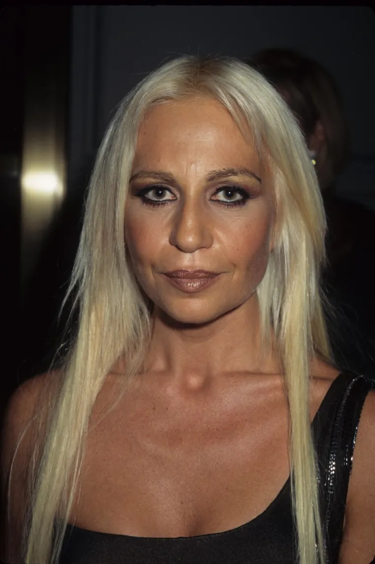 Ubojstvo brata slomilo je Donatellu Versace, a spas je tražila u kokainu i estetskim operacijama
