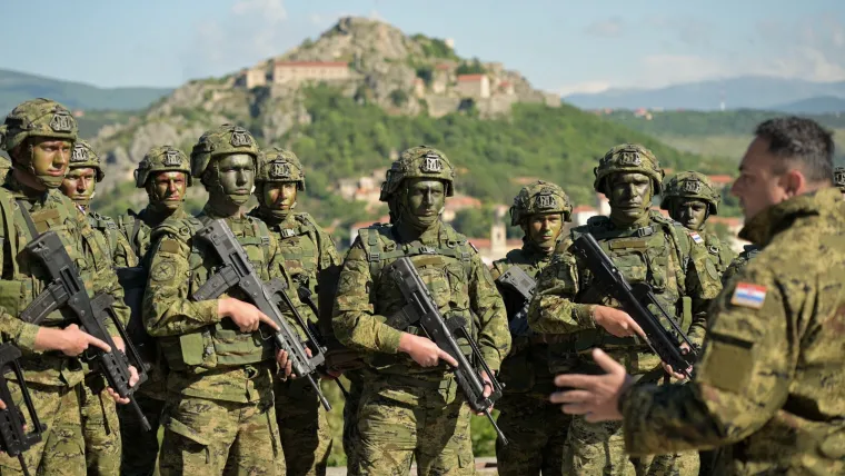 Naoružani do zuba s ratnim bojama na licu ročnici sudjelovali u posebnoj vježbi MORH-a