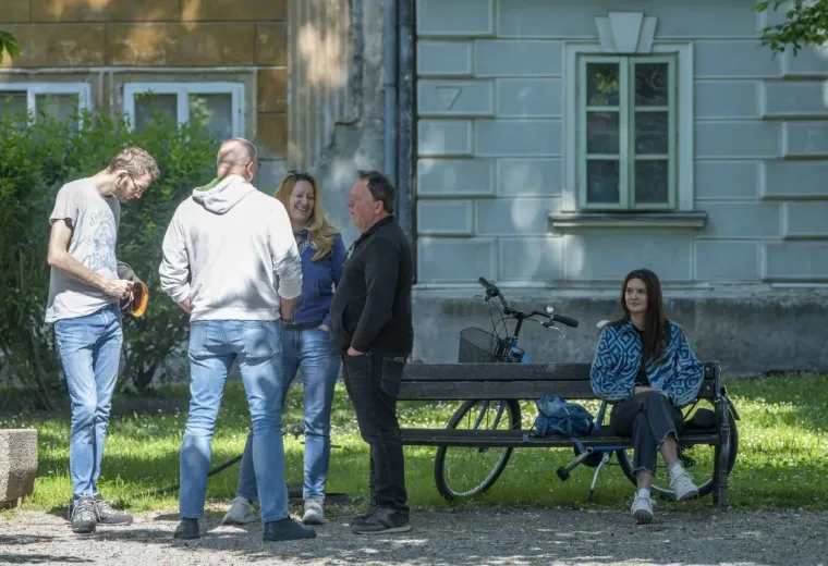Modni đir koji osvaja: U outfitima na prugice Karlovčanke pokazale kako se nosi proljeće sa stilom