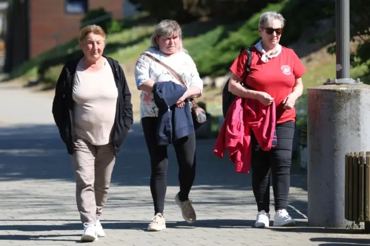 &Scaron;etnica uz Muru privukla sporta&scaron;e, rekreativce i modne znalce: Dvije dame zauzele istu pozu