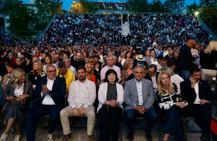 Svi se sjatili! Opro&scaron;tajni koncert Tereze Kesovije okupio brojne poznate: Evo tko je sve do&scaron;ao