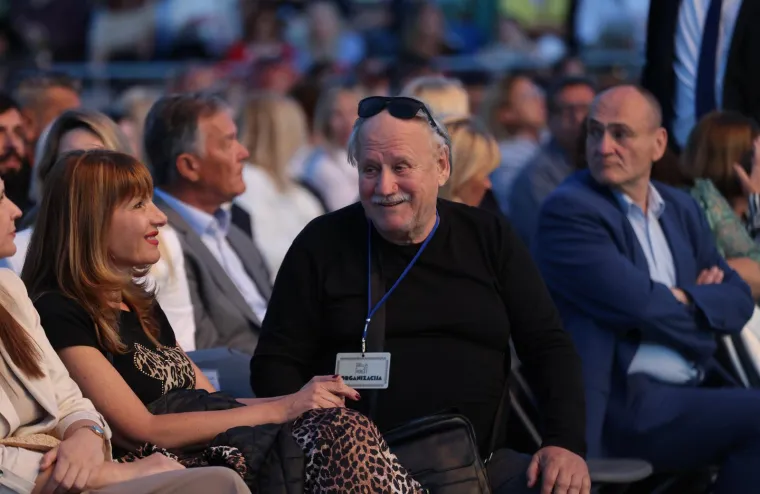 Svi se sjatili! Opro&scaron;tajni koncert Tereze Kesovije okupio brojne poznate: Evo tko je sve do&scaron;ao