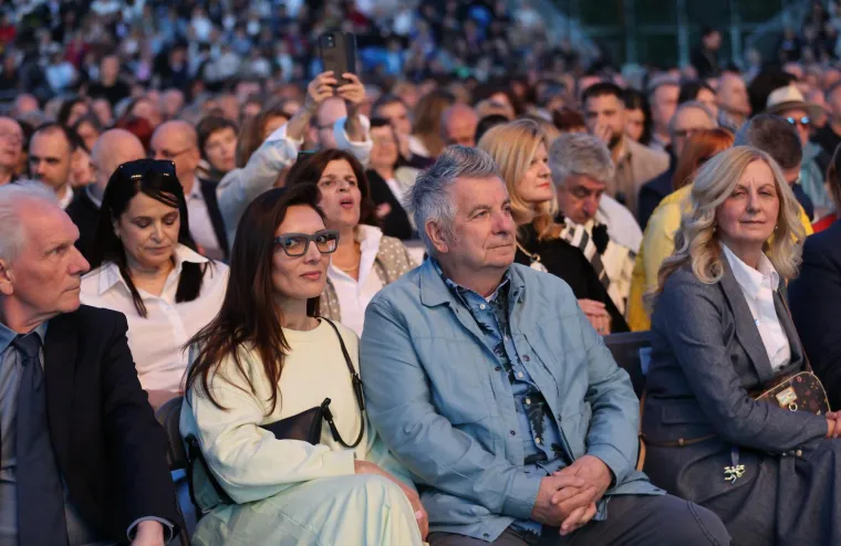 Svi se sjatili! Opro&scaron;tajni koncert Tereze Kesovije okupio brojne poznate: Evo tko je sve do&scaron;ao
