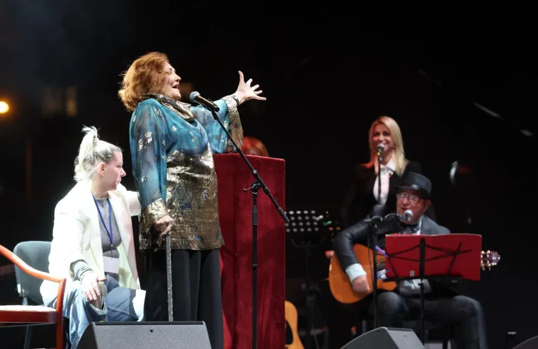 Svi se sjatili! Opro&scaron;tajni koncert Tereze Kesovije okupio brojne poznate: Evo tko je sve do&scaron;ao