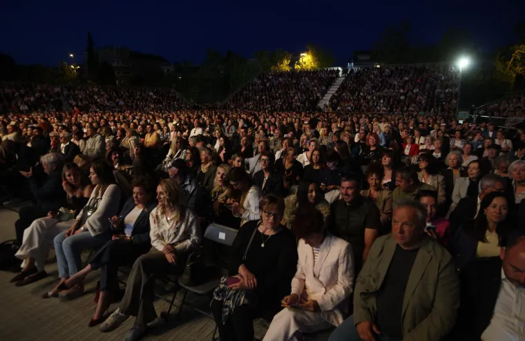 Svi se sjatili! Opro&scaron;tajni koncert Tereze Kesovije okupio brojne poznate: Evo tko je sve do&scaron;ao