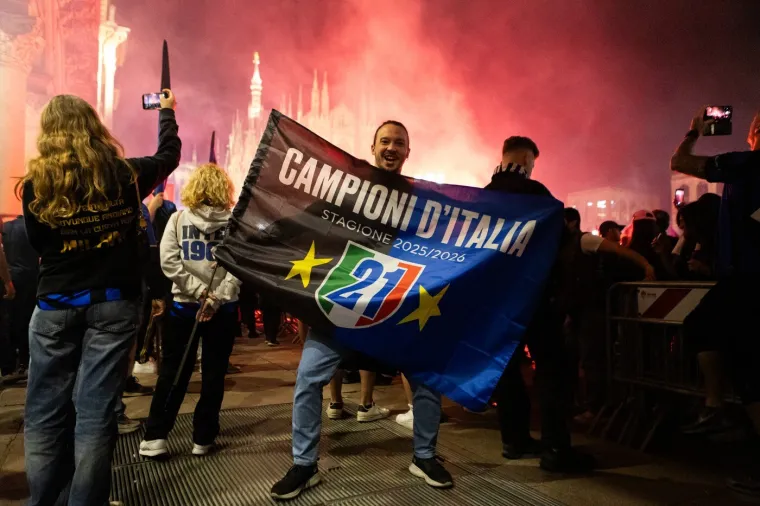 Ovaj naslov za Inter predstavlja vi&scaron;e od samog trofeja. To je potvrda otpornosti, dokaz da se nakon bolnih padova može ustati jo&scaron; jači. Dok se grad priprema za službenu paradu, jedno je sigurno: Milano je ponovno crno-plav, a njegovi stanovnici pjevaju pjesmu zasluženih prvaka.