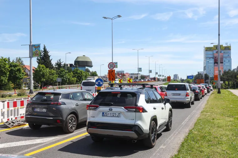 Počeli radovi na nadvožnjaku: Pogledajte prve gužve na Zagrebačkoj aveniji
