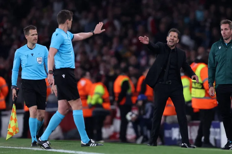 Nemile scene u Londonu: Simeone nasrnuo na uglednu osobu, ali i pokazao koliki je gospodin