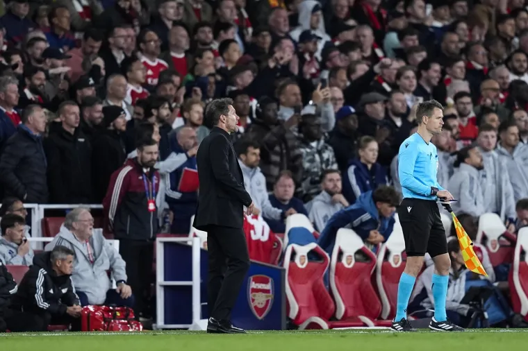 Nemile scene u Londonu: Simeone nasrnuo na uglednu osobu, ali i pokazao koliki je gospodin