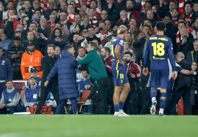 Nemile scene u Londonu: Simeone nasrnuo na uglednu osobu, ali i pokazao koliki je gospodin