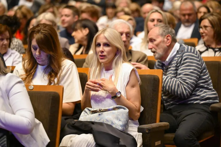 Pogled pun ponosa: Silvia Dvornik bodrila svog Pecu na velikoj večeri u Lisinskom