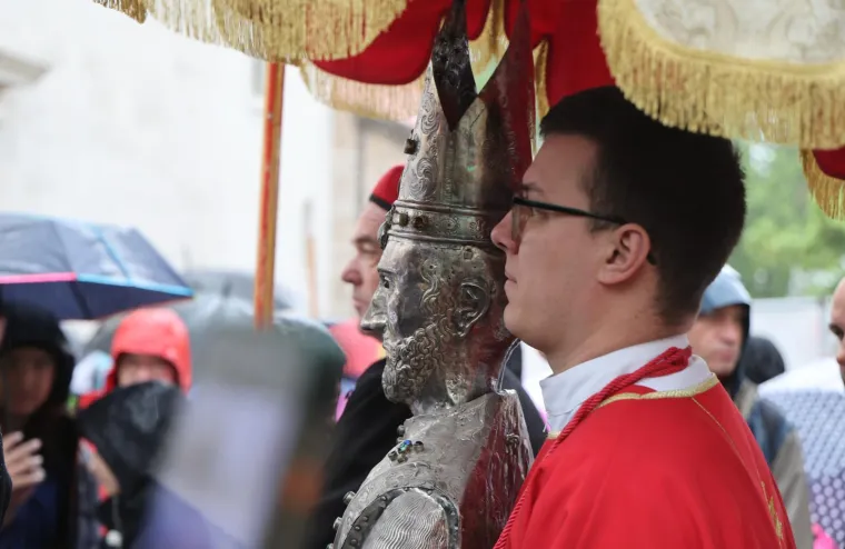 Ni ki&scaron;a nije pokvarila najveću fe&scaron;tu u Splitu! Pogledajte prizore sa splitskih ulica