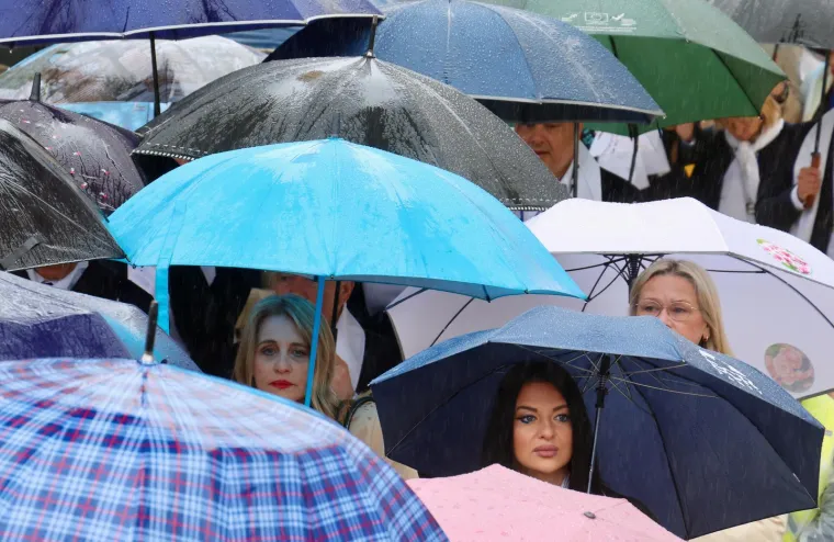 Ni ki&scaron;a nije pokvarila najveću fe&scaron;tu u Splitu! Pogledajte prizore sa splitskih ulica