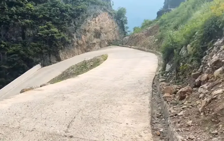 Na ovoj se cesti čak i najiskusniji vozači preznojavaju od straha, tu se zaziva dragi Bog
