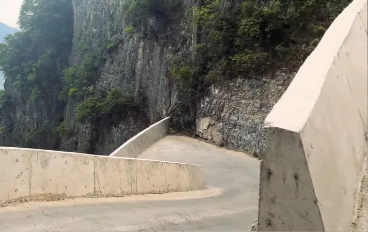 Na ovoj se cesti čak i najiskusniji vozači preznojavaju od straha, tu se zaziva dragi Bog