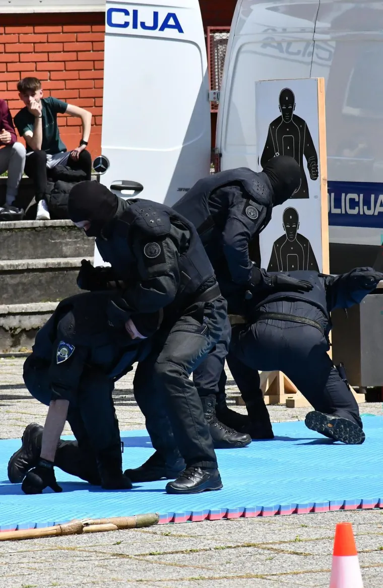 Mlada policajka pokazala &scaron;to zna: Impresivni prizori na istoku Hrvatske