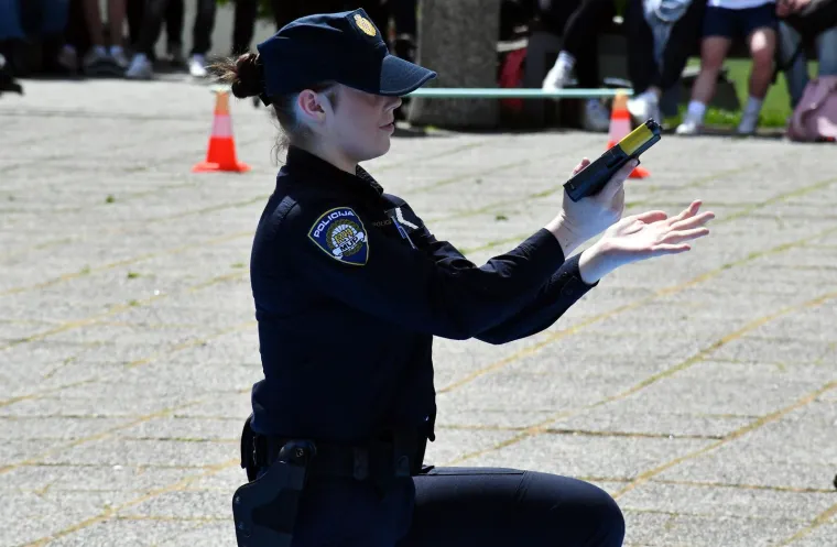 Mlada policajka pokazala &scaron;to zna: Impresivni prizori na istoku Hrvatske