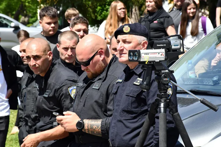 Mlada policajka pokazala &scaron;to zna: Impresivni prizori na istoku Hrvatske