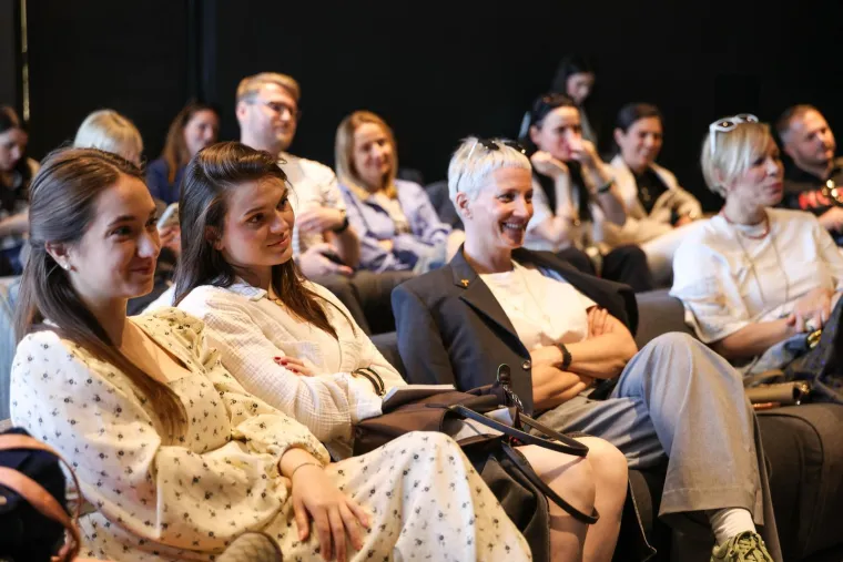 Kamere ih ulovile u opu&scaron;tenijim izdanjima: Pogledajte tko se sve pojavio na Danima komunikacija