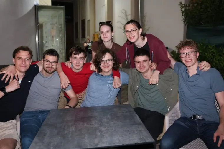 Pogledajte kako se sinoć partijalo uz zvukove harmonike i tambura