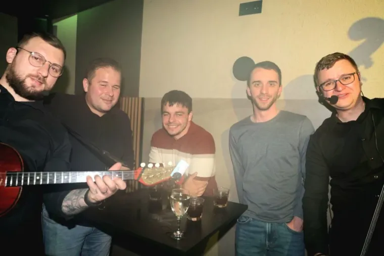 Pogledajte kako se sinoć partijalo uz zvukove harmonike i tambura