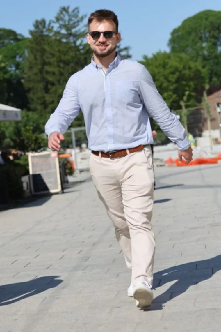 &Scaron;pica se zažarila: Svi se okretali za nasmije&scaron;enom brinetom u točkastoj ko&scaron;ulji