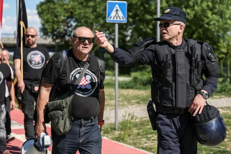 Drama na Trnjanskim kresovima: Policija privela aktivisticu koja je pri&scaron;la braniteljima
