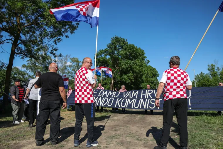 Drama na Trnjanskim kresovima: Policija privela aktivisticu koja je pri&scaron;la braniteljima