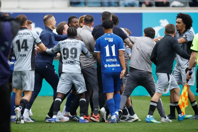 Veliki srpski talent doživio pomračenje uma: &Scaron;akama udarao suparnika, nastao je kaos