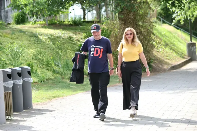 Crvenokosa dama mamila poglede na &scaron;pici uz Muru: Svi su gledali u natpis na njezinoj majici