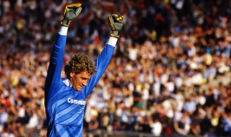 Bayernova legenda prodaje kolekciju, cijena Maradoninog dresa &scaron;okirala javnost!