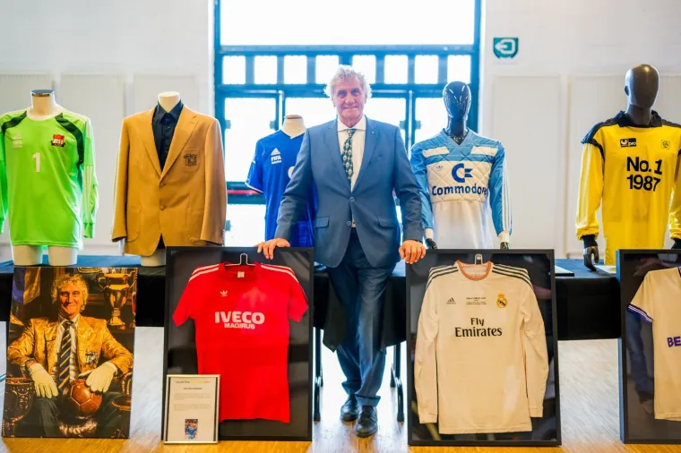 Bayernova legenda prodaje kolekciju, cijena Maradoninog dresa &scaron;okirala javnost!