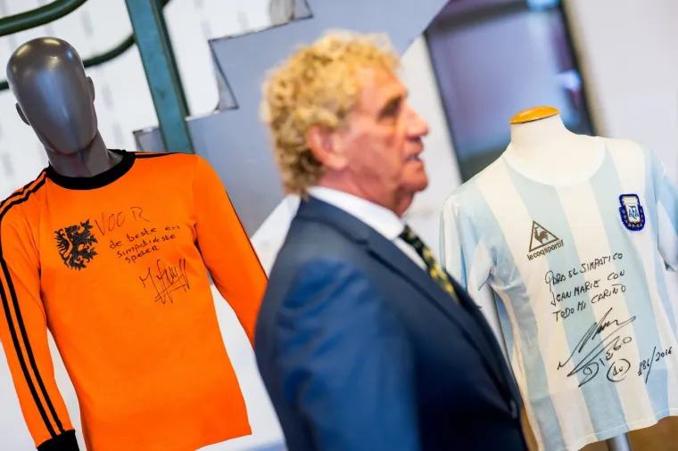 Bayernova legenda prodaje kolekciju, cijena Maradoninog dresa &scaron;okirala javnost!