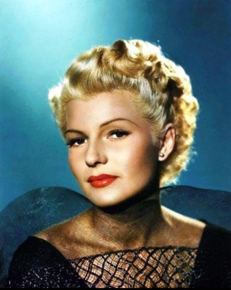 Prije 39 godina preminula Rita Hayworth: Imala pet brakova, bila princeza i umrla zaboravljena