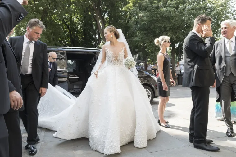 Tko je Victoria Swarovski? Voditeljica Eurosonga kraljica je kristala i ljubi milijardera