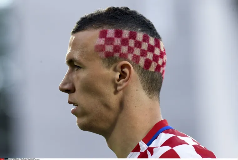 Ronaldov trokut, Peri&scaron;ićeva &scaron;ahovnica i Westove pletenice: Ovu su najluđe frizure nogometa&scaron;a