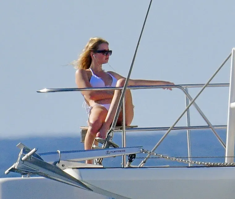 Omiljena nepo beba izrasla je u pravu ljepoticu: Kći Gwyneth Paltrow nadma&scaron;ila je i slavnu mamu