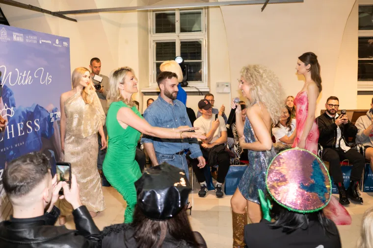 Sandra Perković, Alka Vuica i 'hrvatska Madonna': Evo tko je sve zablistao na glamuroznoj modnoj reviji