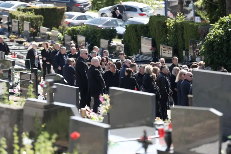 Posljednji ispraćaj Roberta Grileca: Brojne kolege odale počast ubijenom &scaron;efu krim policije