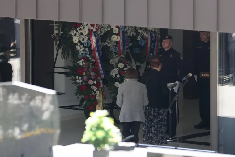 Posljednji ispraćaj Roberta Grileca: Brojne kolege odale počast ubijenom &scaron;efu krim policije